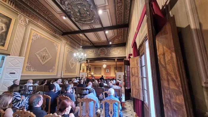 Presentación en Barbastro de "Esta España nuestra" de Inocencio Arias | CastillónBlog - Librería Castillón - Comprar libros online Aragón, Barbastro