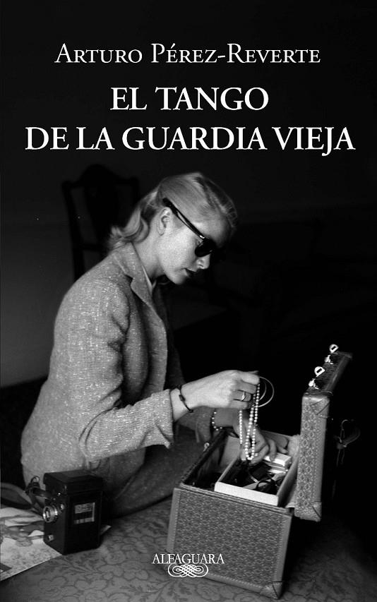 TANGO DE LA GUARDIA VIEJA, EL | 9788420413099 | Arturo Pérez-Reverte | Librería Castillón - Comprar libros online Aragón, Barbastro
