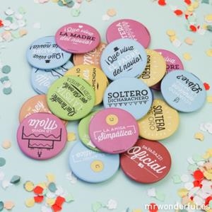 CHAPAS MATE SUPERCHULAS PARA BODAS EN COLOR (PACK 20 CHAPAS) | 8436547187560 | MR WONDERFUL | Librería Castillón - Comprar libros online Aragón, Barbastro
