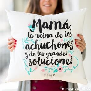 Funda de cojín - Mamá, la reina de los achuchones y de las grandes soluciones | 8436547190478 | MR WONDERFUL | Librería Castillón - Comprar libros online Aragón, Barbastro