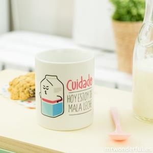 TAZA CUIDADO HOY ESTOY DE MALA LECHE | 8436547186488 | MR WONDERFUL | Librería Castillón - Comprar libros online Aragón, Barbastro