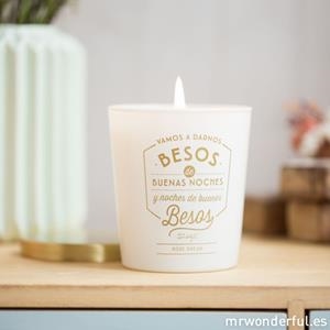 VELA VAMOS A DARNOS BESOS DE BUENAS NOCHES - MR WONDERFUL | 8436547193790 | MR WONDERFUL | Librería Castillón - Comprar libros online Aragón, Barbastro
