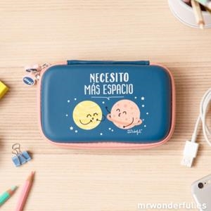 FUNDA PARA DISCO DURO NECESITO MAS ESPACIO | 8436557681683 | MR WONDERFUL | Librería Castillón - Comprar libros online Aragón, Barbastro
